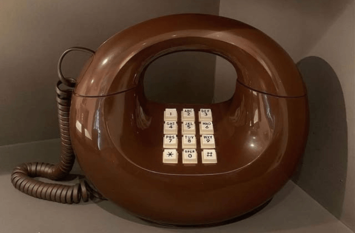Telefon Wedla